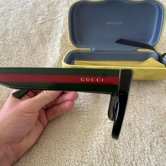 Gucci Sunglasses - Picture 4 of 7